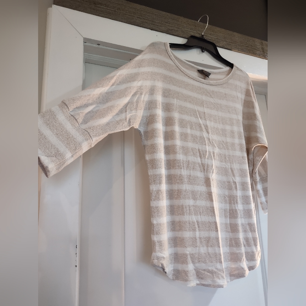 MIX by 41 Hawthorne Women's 3/4 Length Sleeve Top - Picture 2 of 10